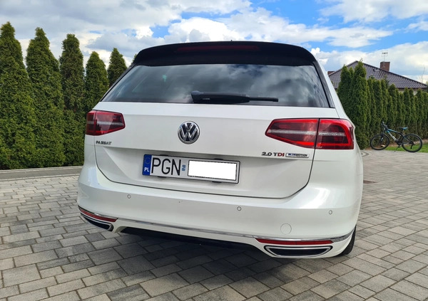 Volkswagen Passat cena 62700 przebieg: 212000, rok produkcji 2016 z Gniezno małe 172